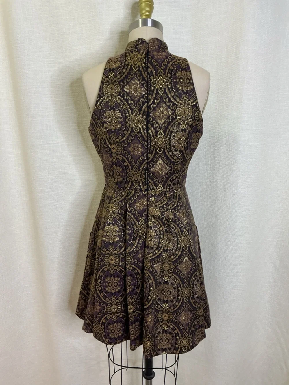 BB Dakota Brocade Fit & Flare Dress Size 4 Purple Gold Sleeveless Party A Line - Picture 5 of 9